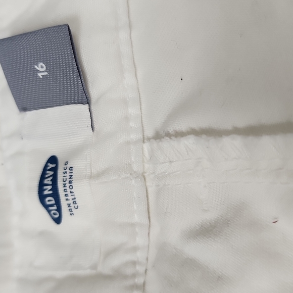 Old navy shorts - Picture 5 of 6